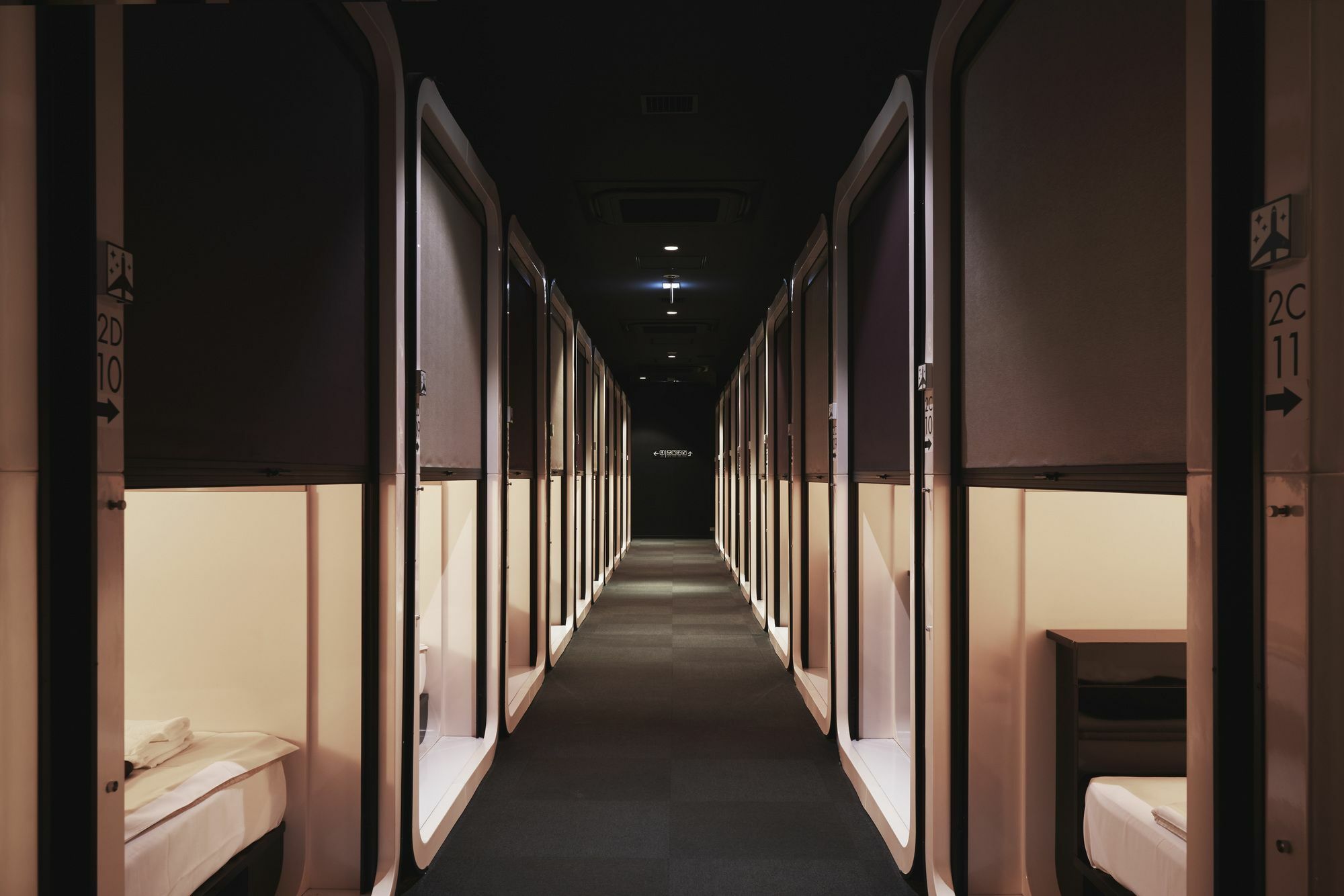 First Cabin Akihabara Showa-Dori Токио Экстерьер фото