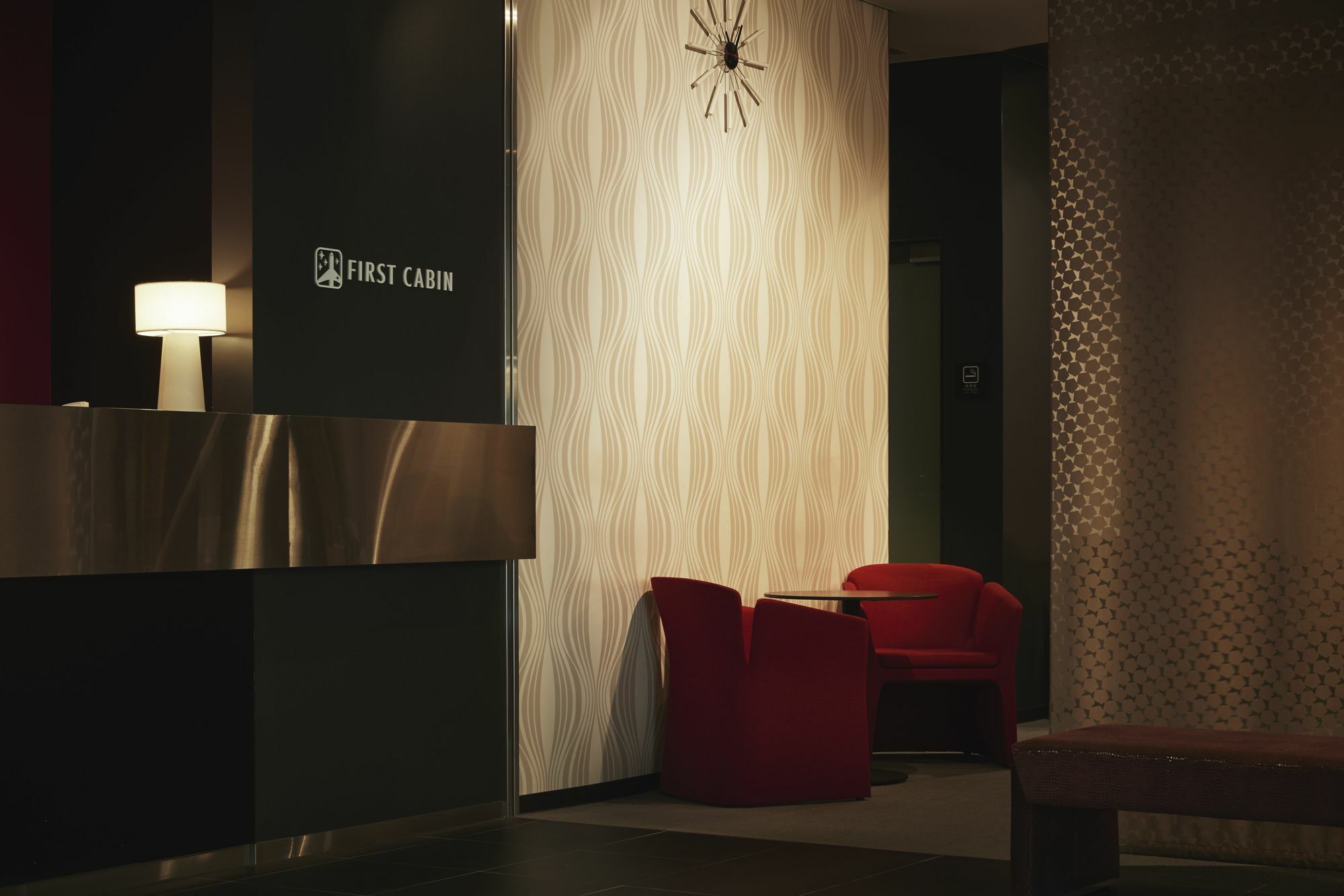 First Cabin Akihabara Showa-Dori Токио Экстерьер фото